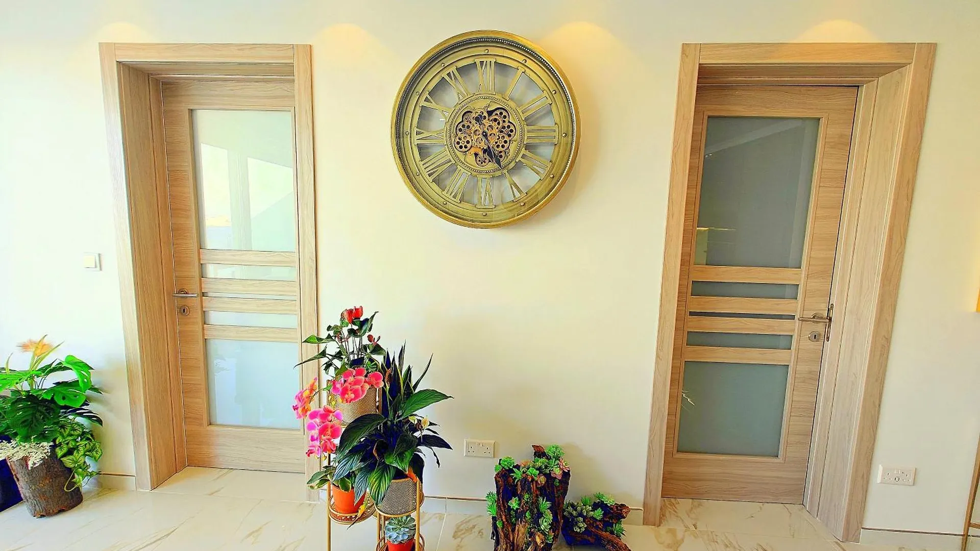 Luxury Living - Seafront Haven In Sliema - Malta Apartment