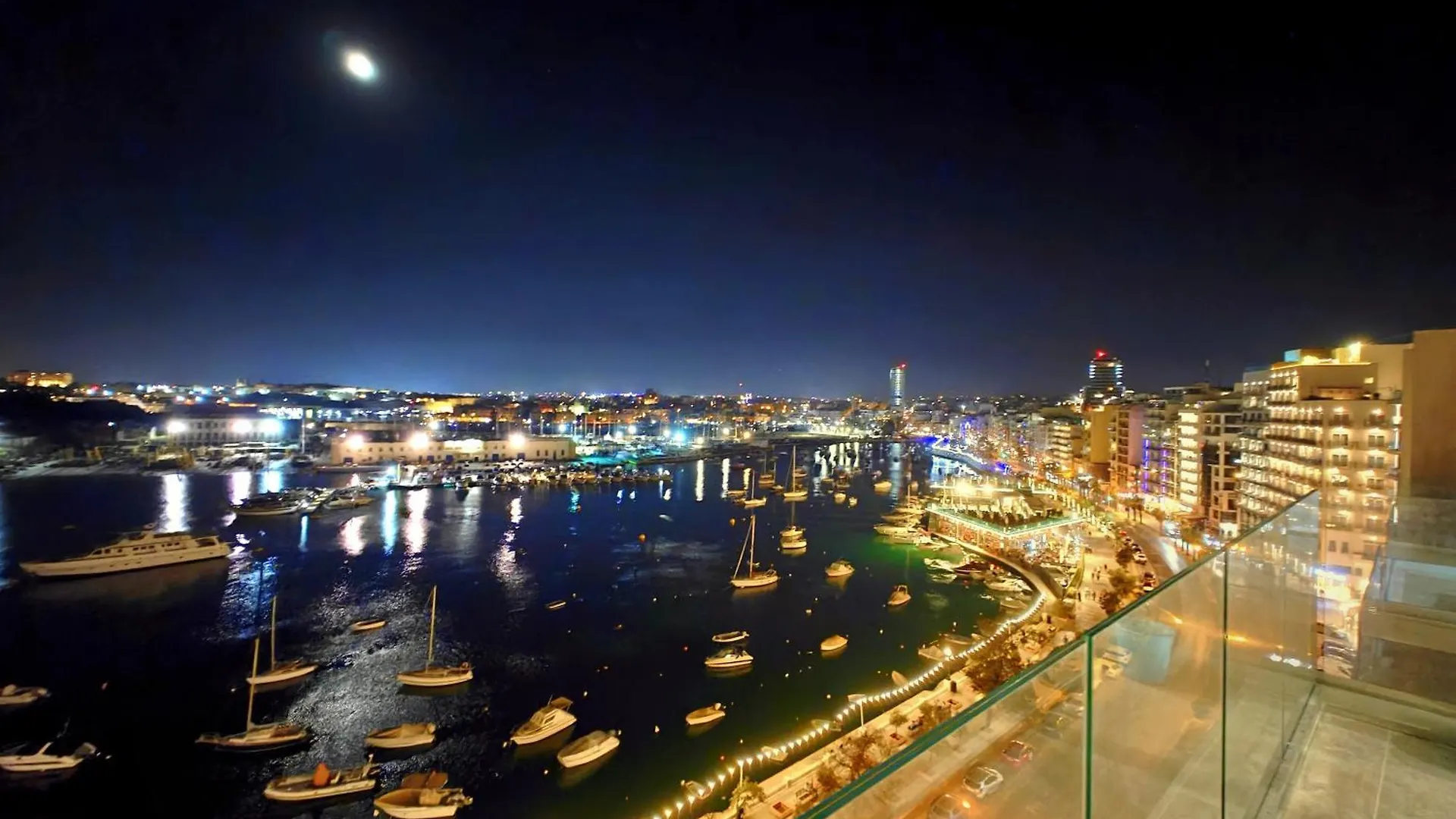 Luxury Living - Seafront Haven In Sliema - Malta Apartment 0*,