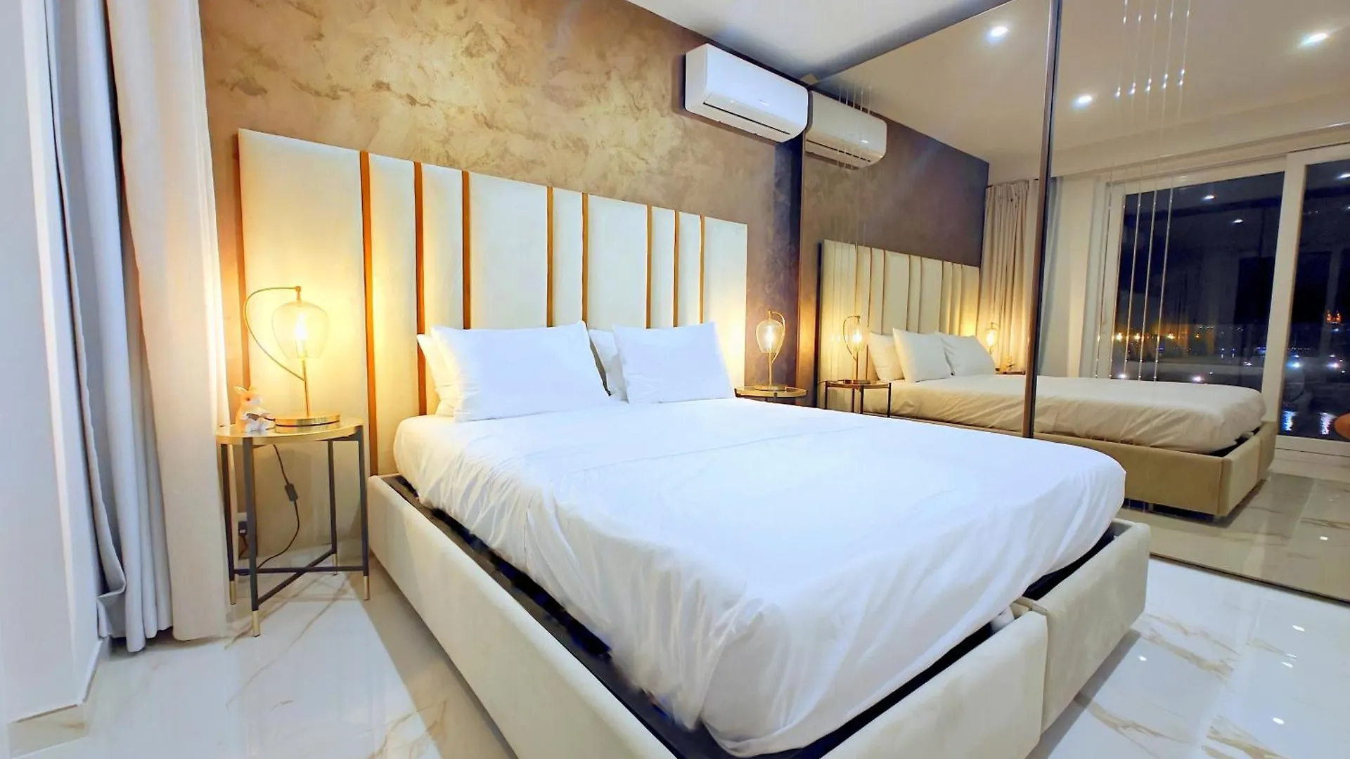 Luxury Living - Seafront Haven In Sliema - Malta Apartment
