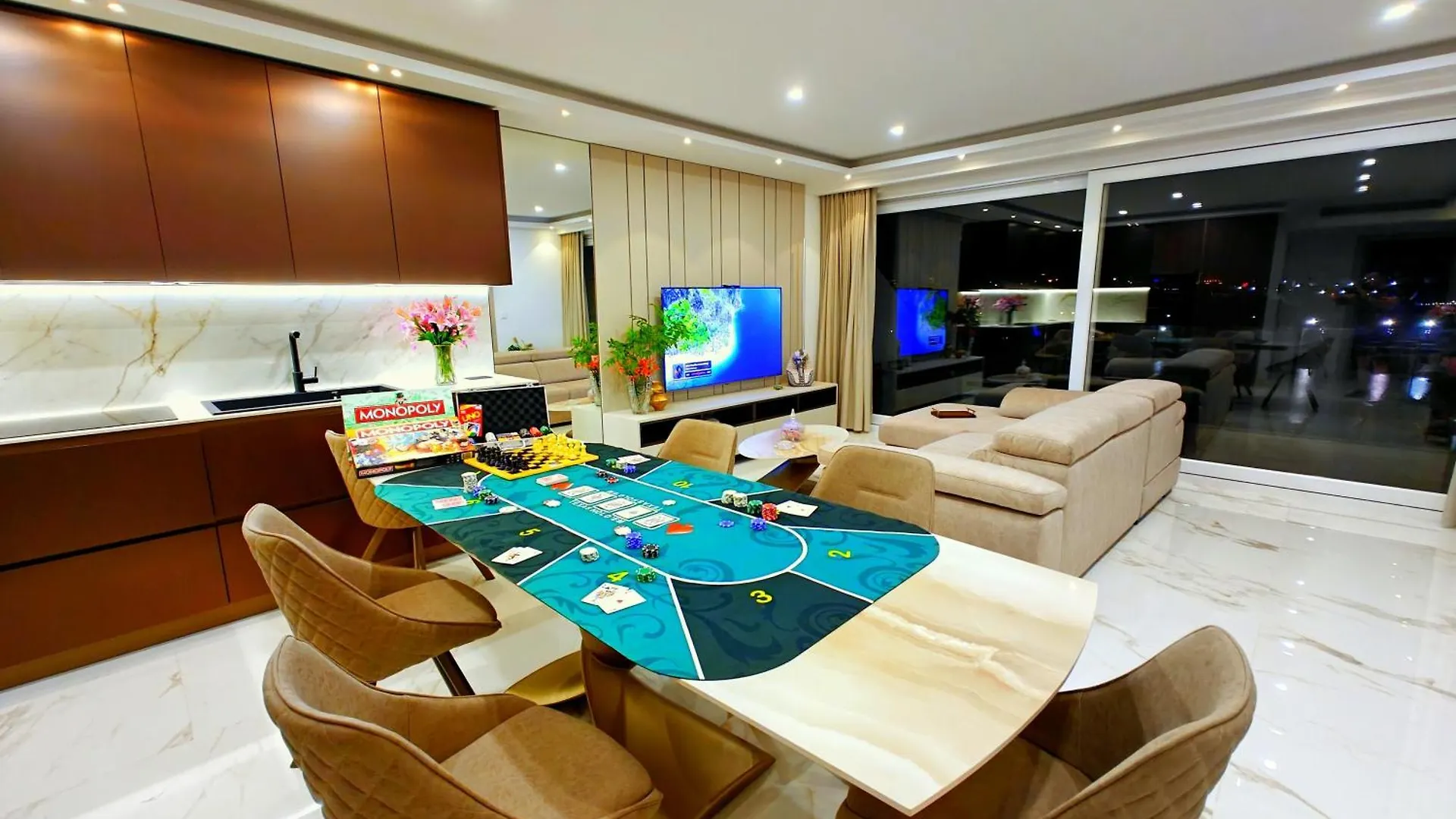Luxury Living - Seafront Haven In Sliema - Malta Apartment